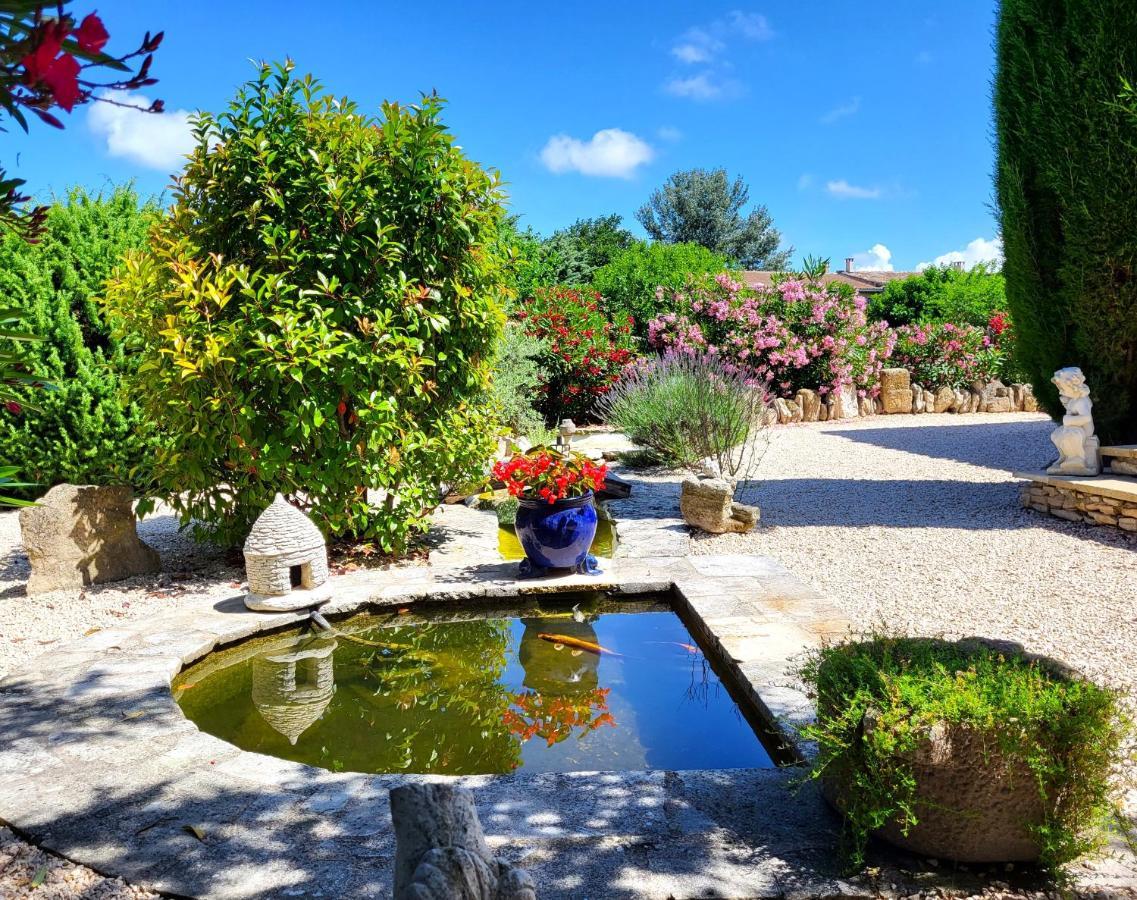 La Massette Du Cheval Blanc De Caractère En Pierre Sèche Villa